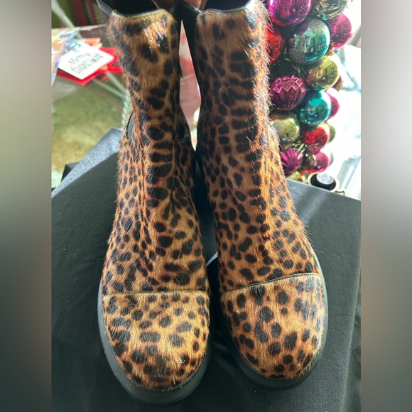 Stuart Weitzman Cheetah Calf Pony Hair Norah Chunk Heel Boots 38 7.5C - Picture 3 of 6
